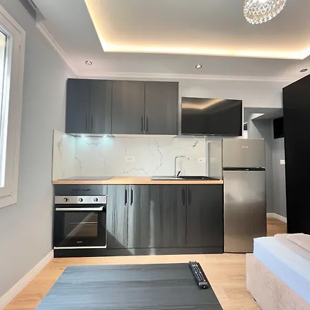 The Capital * 티라나