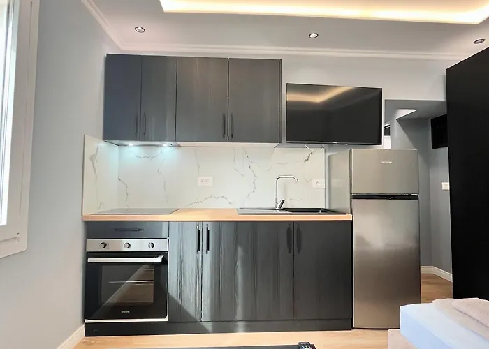 The Capital * 티라나