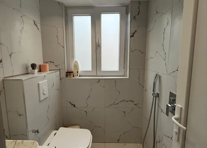 アパート The Capital ティラナ