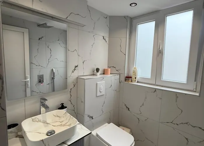 The Capital * ティラナ